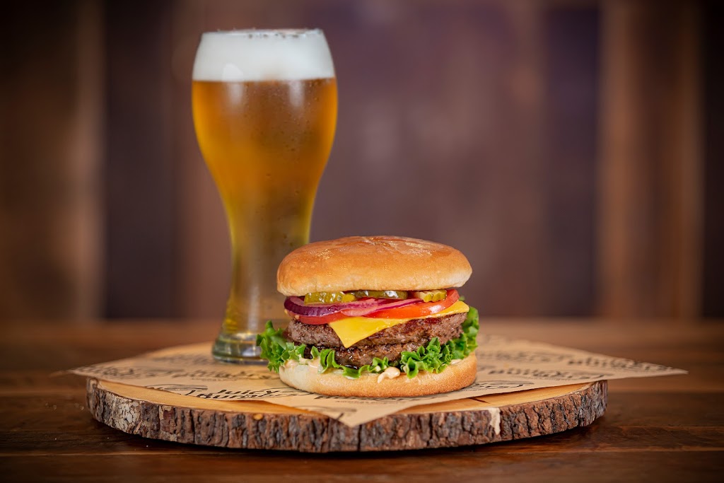 Juicy Burgers | restaurant | 9135 SW 162nd Ave #104, Miami, FL 33196, USA | 7865362056 OR +1 786-536-2056