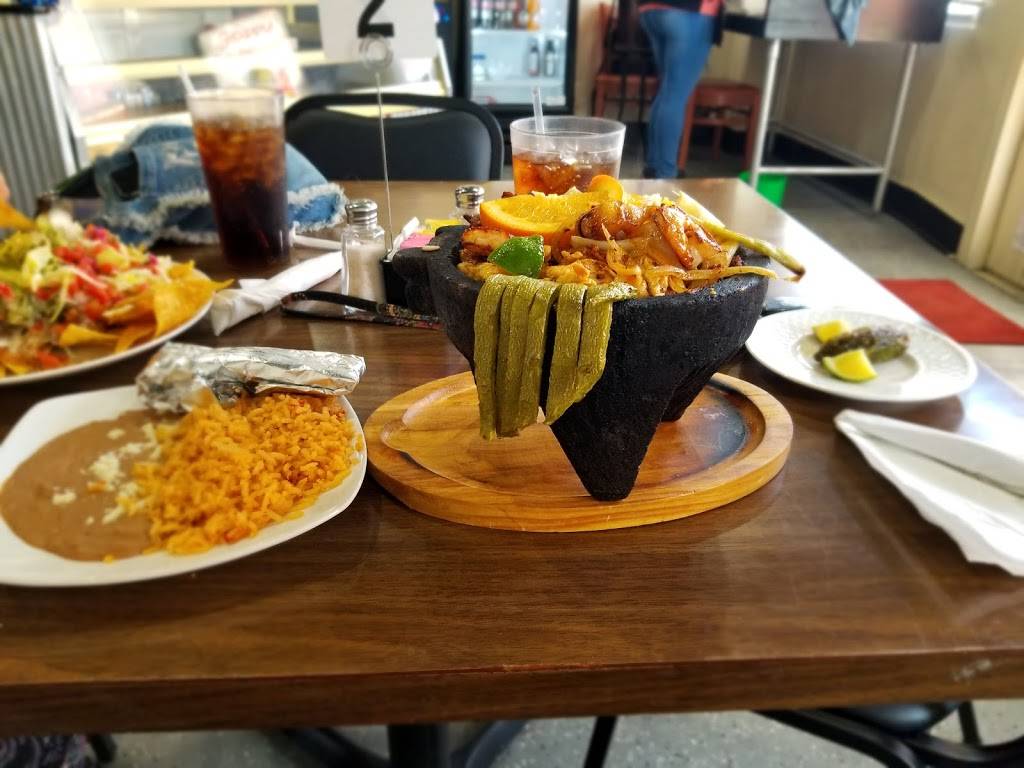 Tres Reynas Latin Cuisine | restaurant | 920 Main St, Evansville, IN 47708, USA | 8125501451 OR +1 812-550-1451