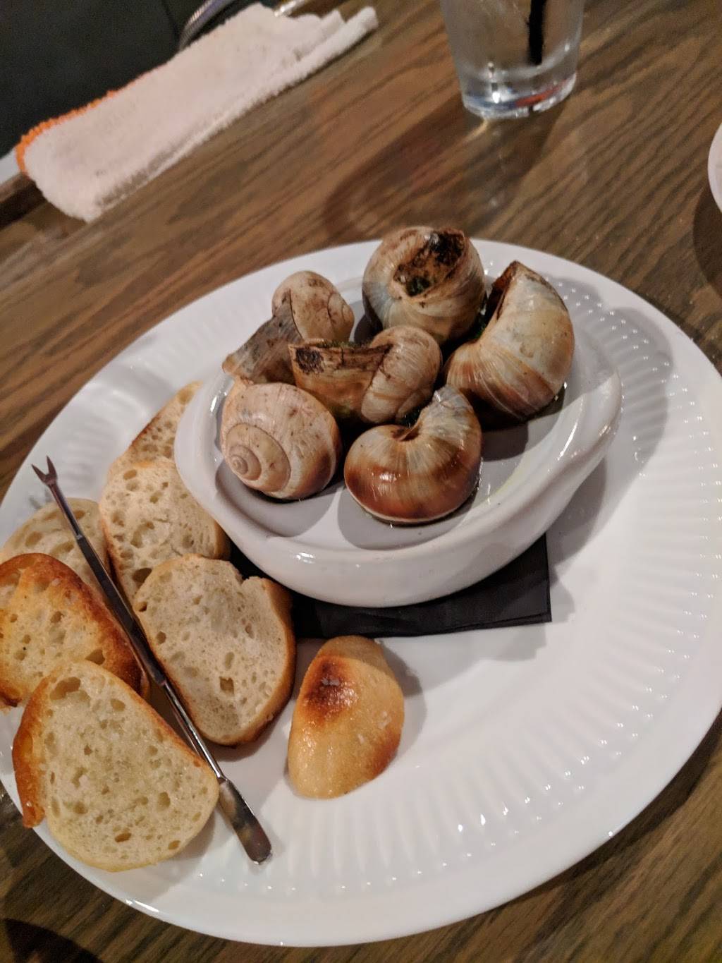 Nouvelle Restaurant | restaurant | 4110 Colley Ave, Norfolk, VA 23508, USA | 7572483712 OR +1 757-248-3712