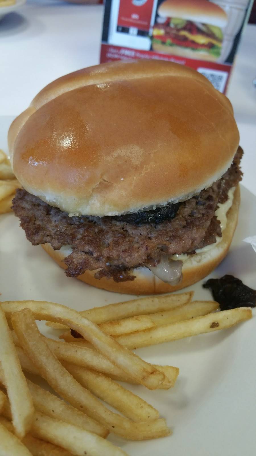 Steak n Shake | restaurant | 5006 Crossings Cir, Mt. Juliet, TN 37122, USA | 6152030294 OR +1 615-203-0294