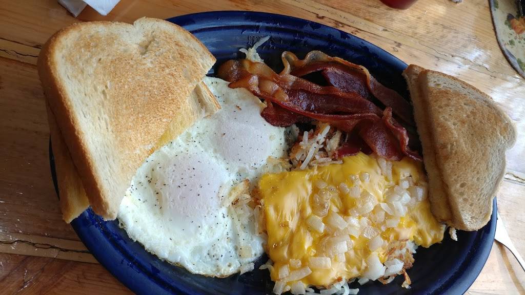 Back Home Country Cooking | restaurant | 119 Commercial Ave, Strawberry Point, IA 52076, USA | 5639334663 OR +1 563-933-4663