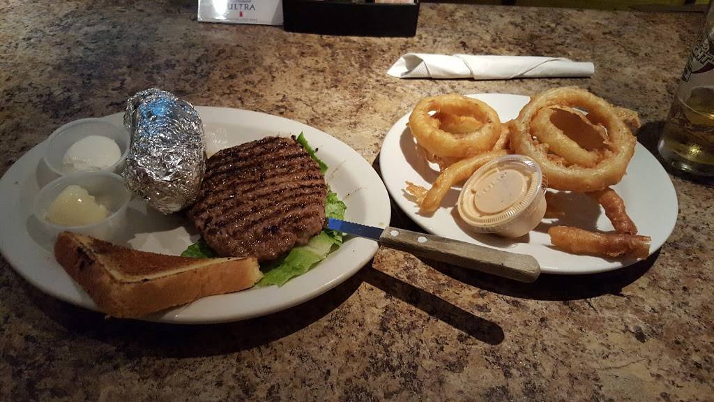 Nine Mile Restaurant | restaurant | 13398 US-27, Fort Wayne, IN 46816, USA | 2606398112 OR +1 260-639-8112