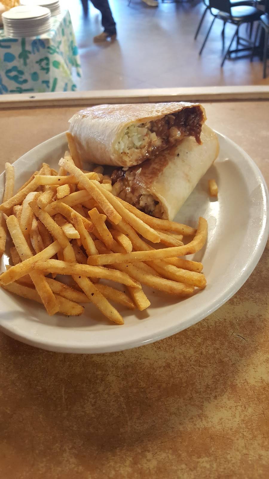 Everyones East End Grill | restaurant | 566 N Brush College Rd, Decatur, IL 62521, USA | 2173308931 OR +1 217-330-8931