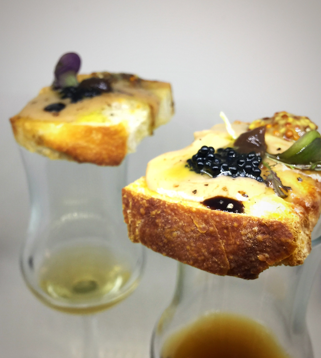 El Tenedor Restaurant | restaurant | 909 Yonge St, Toronto, ON M4W 2H2, Canada | 4169238888 OR +1 416-923-8888