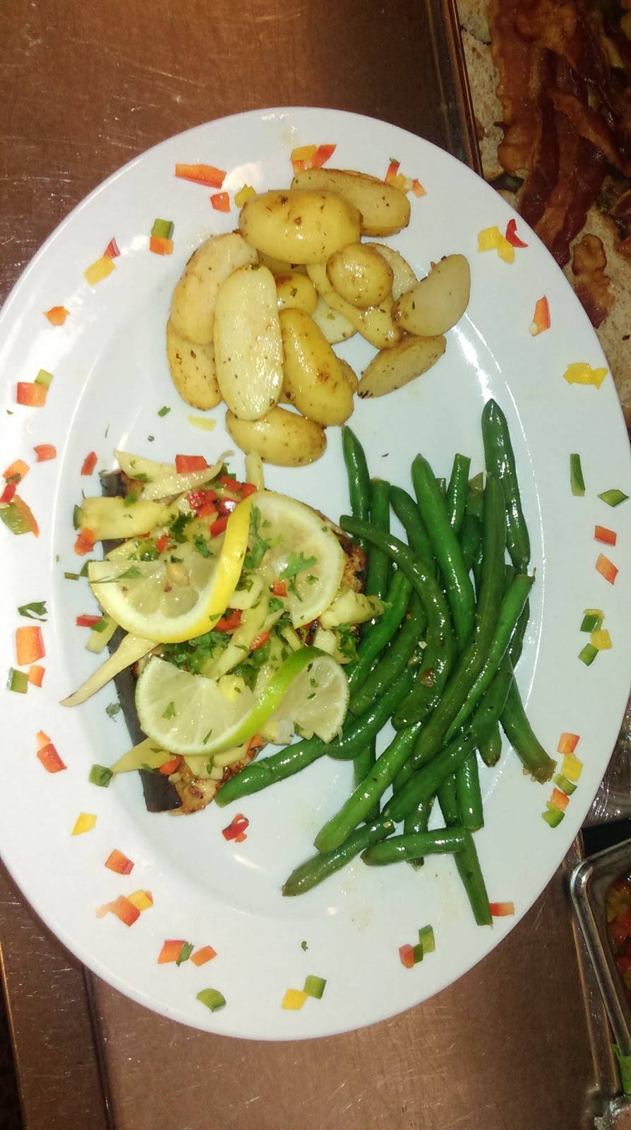 Cork ‘n Cleaver Fine Dining & Spirits | restaurant | 5311 S Howell Ave, Milwaukee, WI 53207, USA | 4144812400 OR +1 414-481-2400