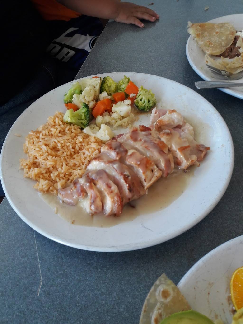 Restaurante La Migra | restaurant | Ensenada - Lázaro Cárdenas 650, El Maneadero, 22790 Maneadero, B.C., Mexico | 016462379497 OR +52 646 237 9497