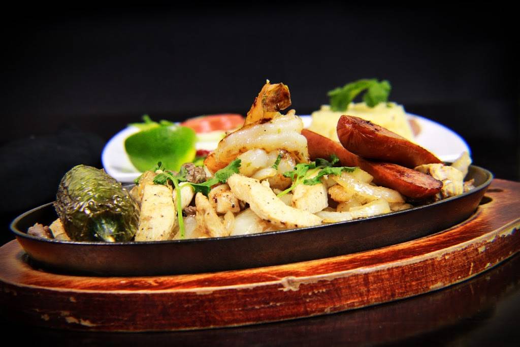 Casa Linda Salvadoran Cuisine | restaurant | 11255 Garland Rd Ste 1330, Dallas, TX 75218, USA | 4693720866 OR +1 469-372-0866