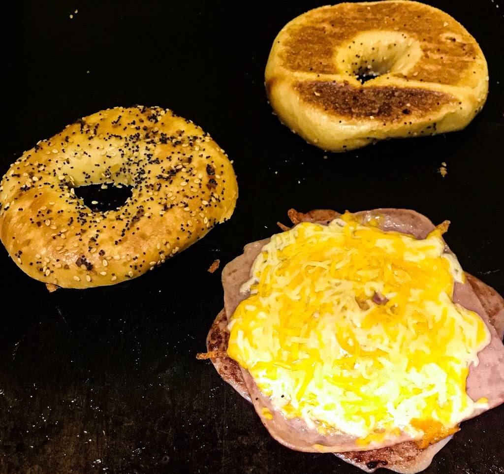 Papa Pineapples Restaurant Ocala | restaurant | 3233 SE Maricamp Rd #605, Ocala, FL 34471, USA | 3524215466 OR +1 352-421-5466