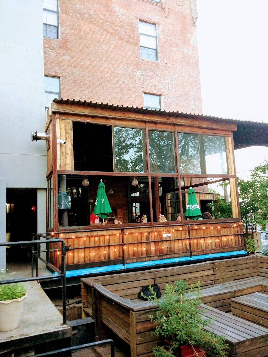 Houdini Kitchen Laboratory | restaurant | 1563 Decatur St, Ridgewood, NY 11385, USA | 7184563770 OR +1 718-456-3770