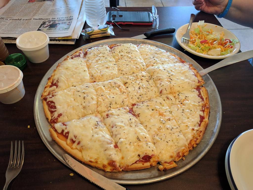 Ednas Pizza | restaurant | 279 IN-60, Mitchell, IN 47446, USA | 8128496168 OR +1 812-849-6168