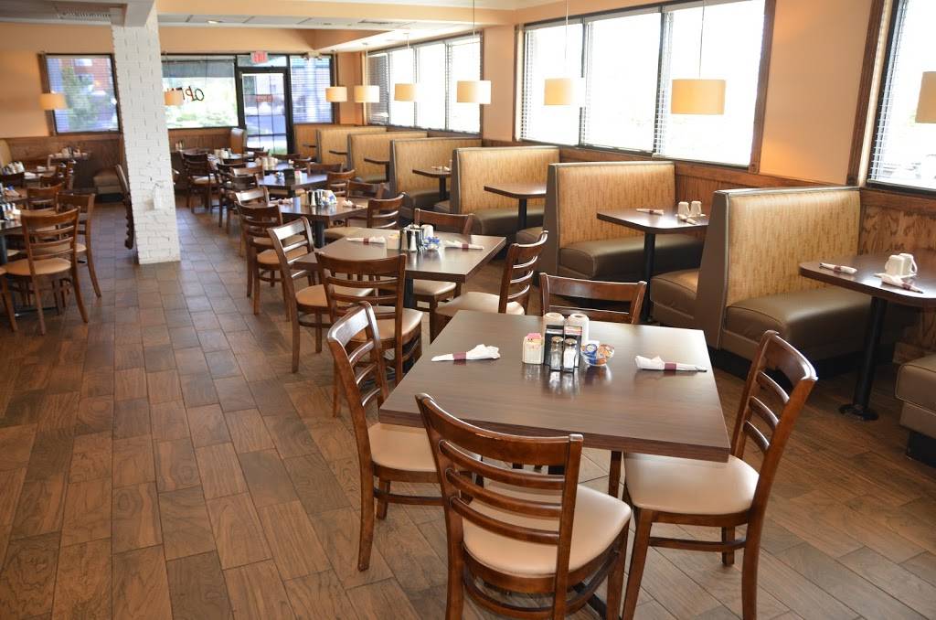 Star Pancake House And Grill | restaurant | 6011 Gateway Dr, Plainfield, IN 46168, USA | 3177077574 OR +1 317-707-7574