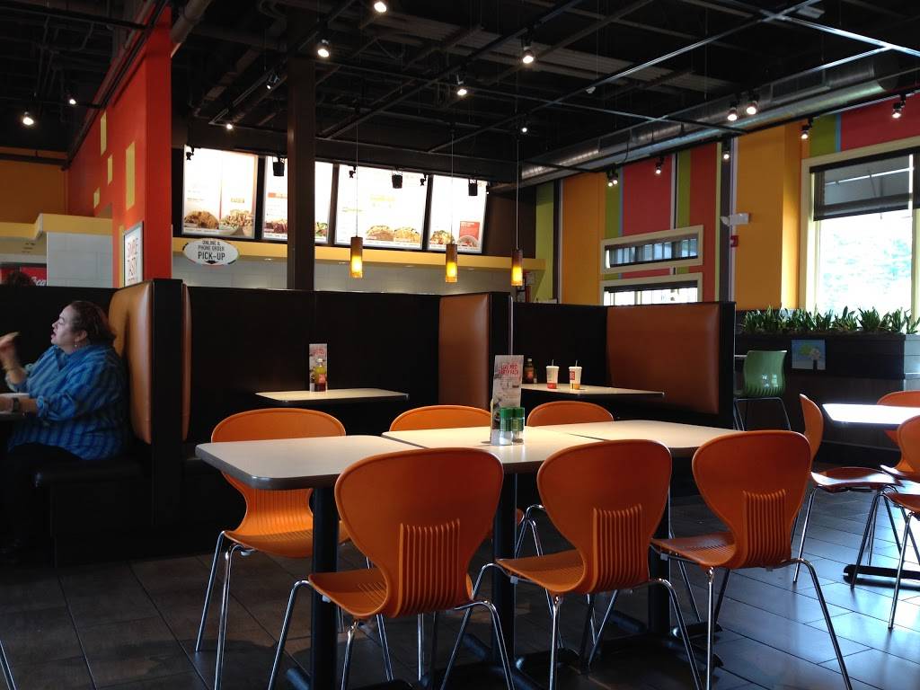 Zoës Kitchen | restaurant | 280 N Sycamore St, Newtown, PA 18940, USA | 2154973417 OR +1 215-497-3417