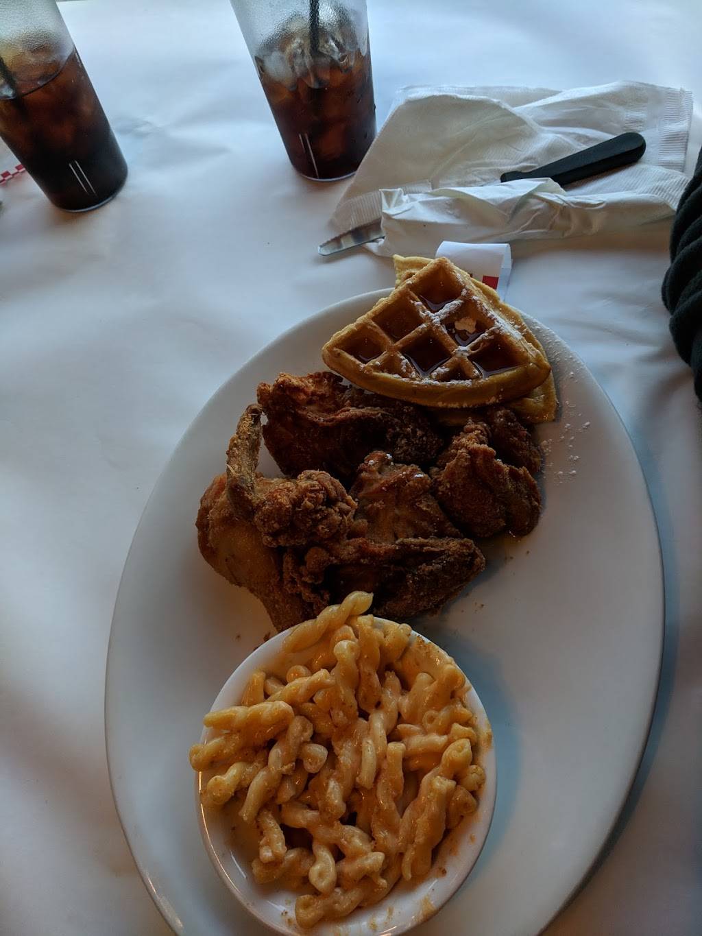 Black-Eyed Sallys Southern Kitchen & Bar | restaurant | 350 Asylum St, Hartford, CT 06103, USA | 8602787427 OR +1 860-278-7427