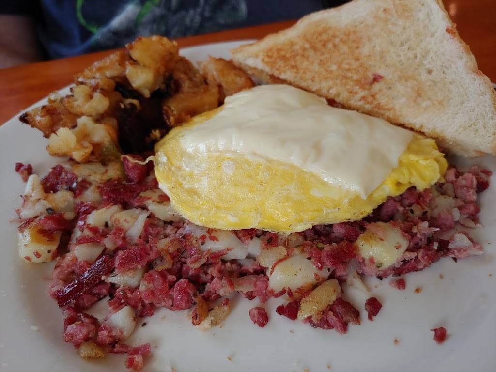 Krissys Korner | restaurant | 1200 Barnum Ave, Stratford, CT 06614, USA | 2038708038 OR +1 203-870-8038