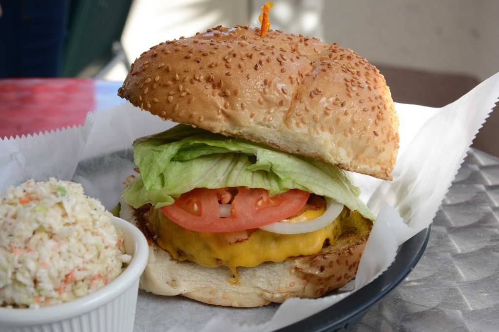 Corned Beef Corner | cafe | 4040 Park St N, St. Petersburg, FL 33709, USA | 7273473921 OR +1 727-347-3921