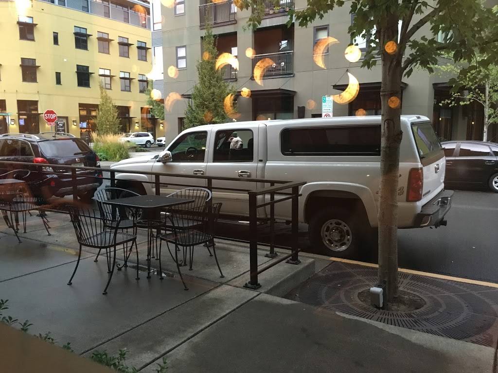 Mezza Luna Pizzeria | restaurant | 2776 Shadowview, Eugene, OR 97408, USA | 5417432999 OR +1 541-743-2999