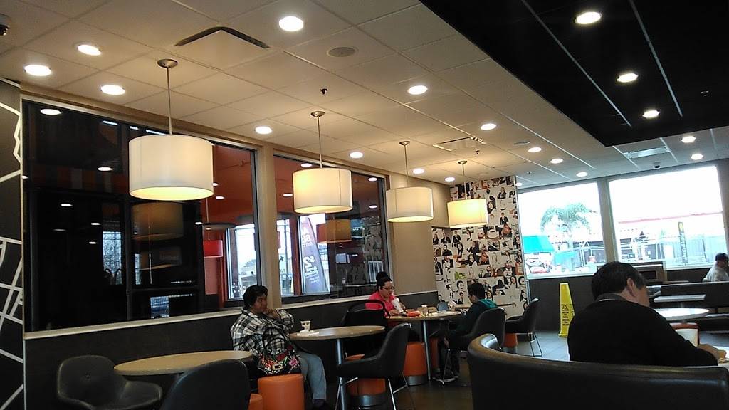 McDonalds | cafe | 13770 Van Nuys Blvd, Pacoima, CA 91331, USA | 8188975081 OR +1 818-897-5081
