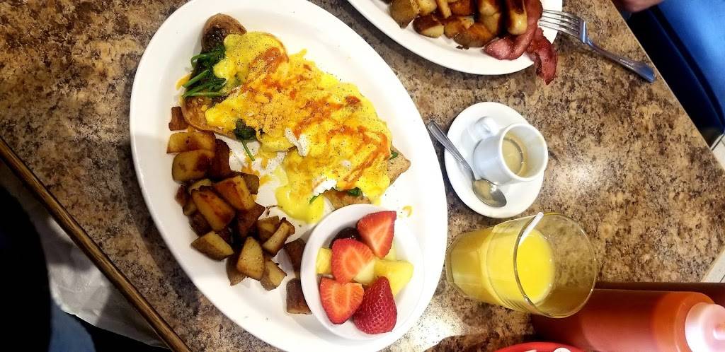 FlapJacks Barrie | restaurant | 490 Mapleview Dr W, Barrie, ON L4N 6C3, Canada | 7055038008 OR +1 705-503-8008