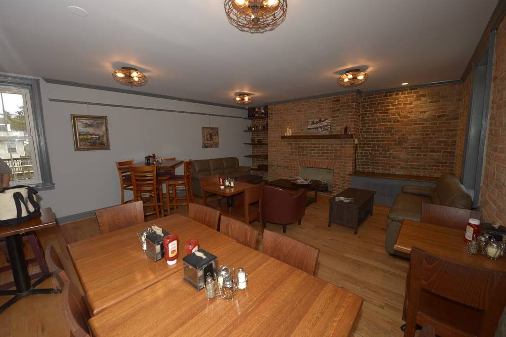 Vesta Pizzeria and Family Restaurant | restaurant | 2 S Main St, Boonsboro, MD 21713, USA | 3014326166 OR +1 301-432-6166