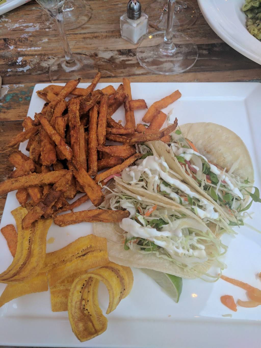 Ecco Rooftop Bar & Restaurant @ La Zingara | restaurant | 8 P T Barnum Square, Bethel, CT 06801, USA | 2037447500 OR +1 203-744-7500