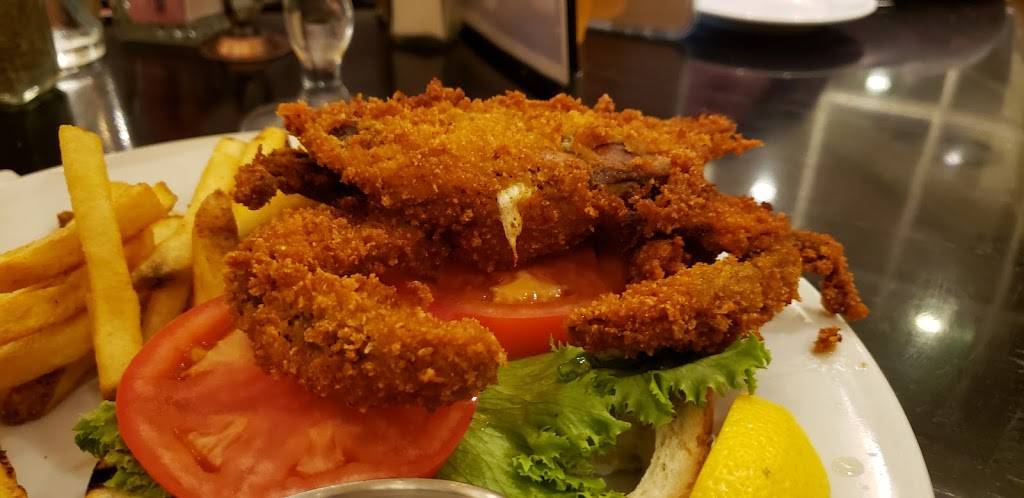 Boatyard Bar & Grill | restaurant | 400 4th St, Annapolis, MD 21403, USA | 4102166206 OR +1 410-216-6206