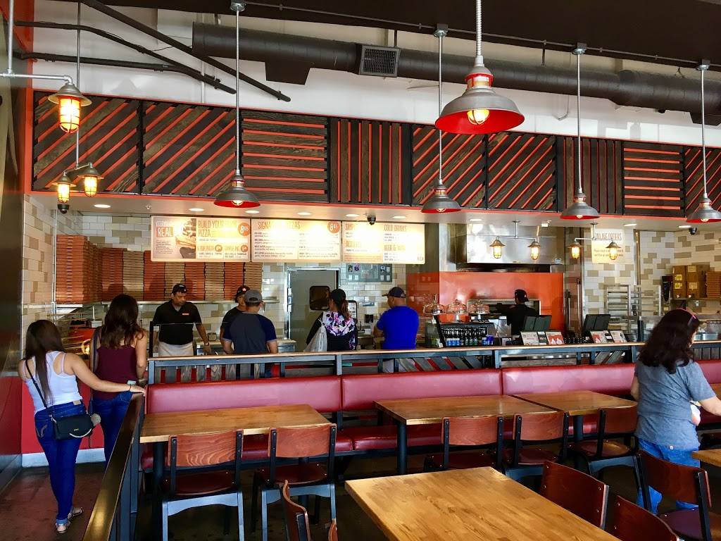 Blaze Pizza | meal takeaway | 5620 Paseo Del Norte, Carlsbad, CA 92008, USA | 7608945029 OR +1 760-894-5029