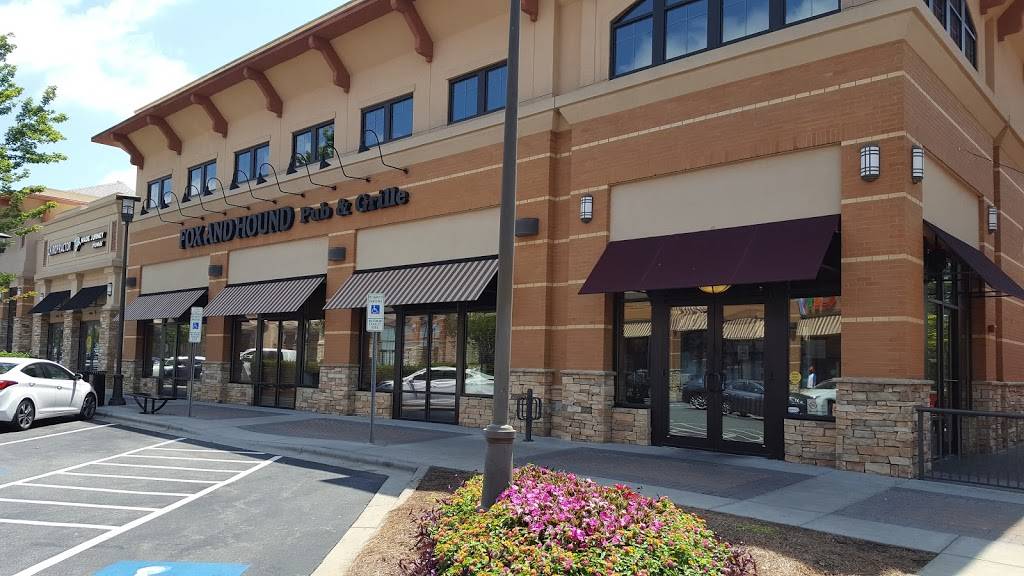 Fox & Hound | restaurant | 9325 Center Lake Dr #200, Charlotte, NC 28216, USA | 7045092853 OR +1 704-509-2853