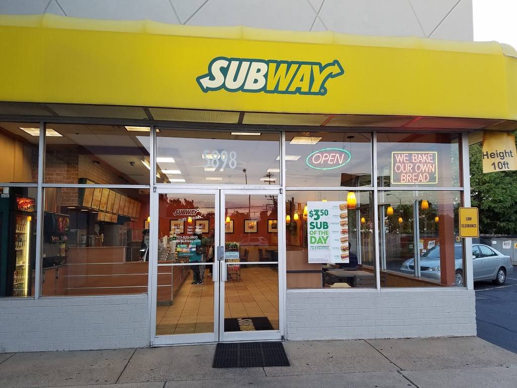 Subway Restaurants | restaurant | 5898 Leesburg Pike, Falls Church, VA 22041, USA | 7038200600 OR +1 703-820-0600