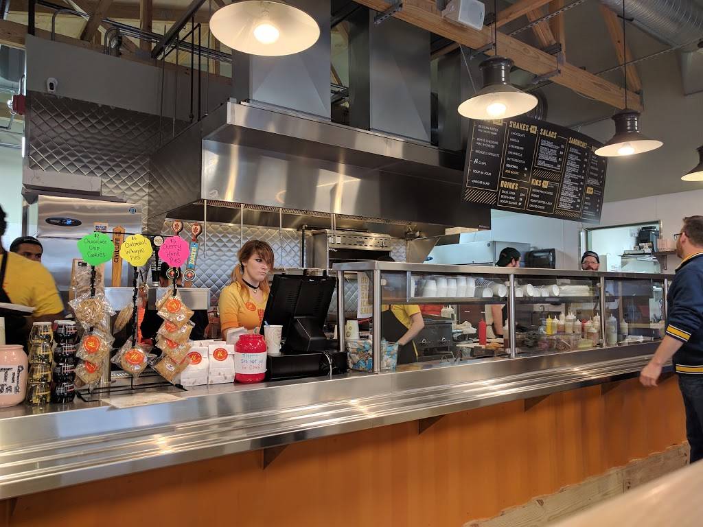 Hi-Pointe Drive-In | restaurant | 1033 McCausland Ave, St. Louis, MO 63117, USA | 3143492720 OR +1 314-349-2720