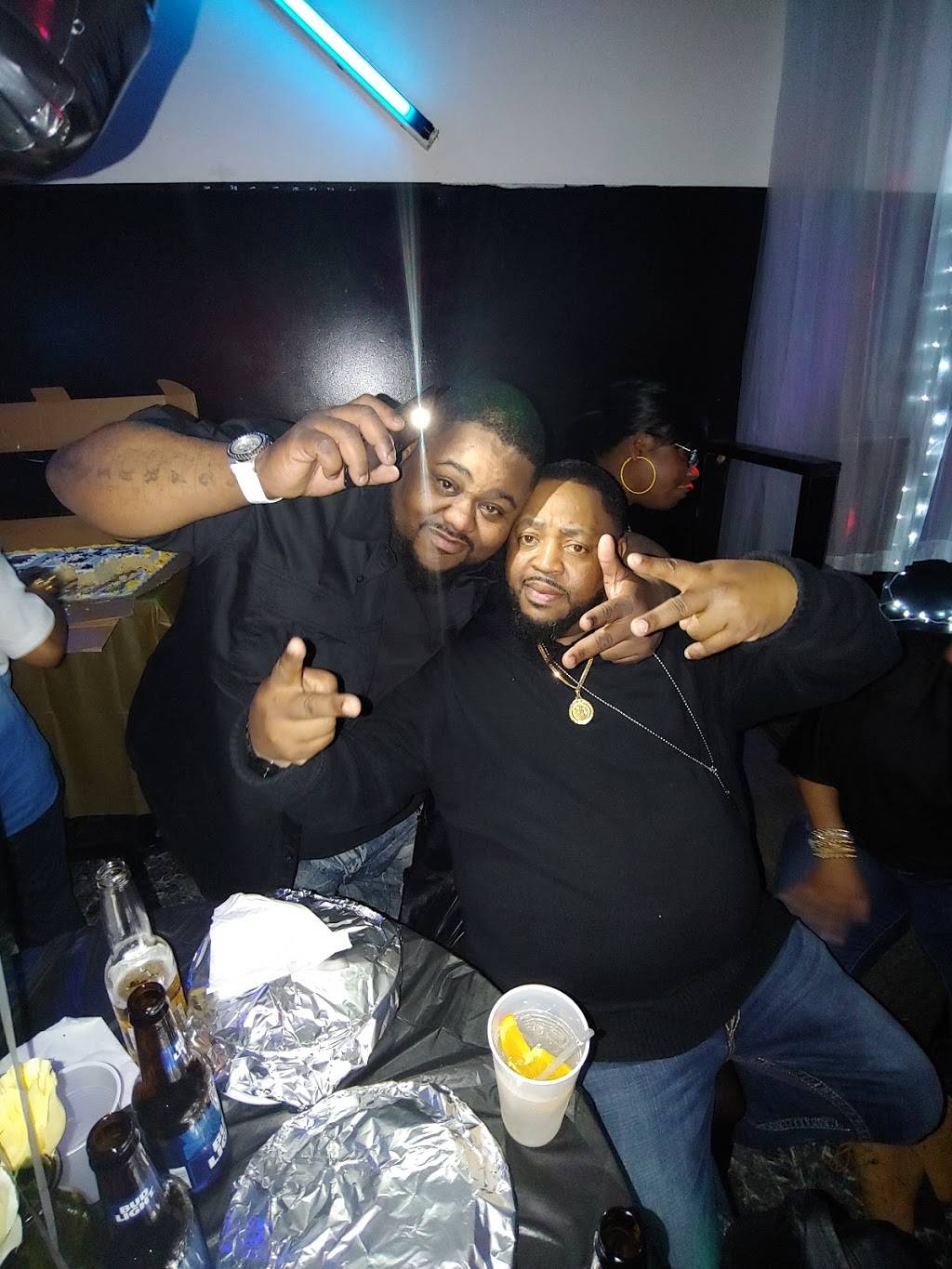 Images Restaurant & Entrnmnt | restaurant | 3940 Airline Blvd # 124, Chesapeake, VA 23321, USA | 7574884048 OR +1 757-488-4048