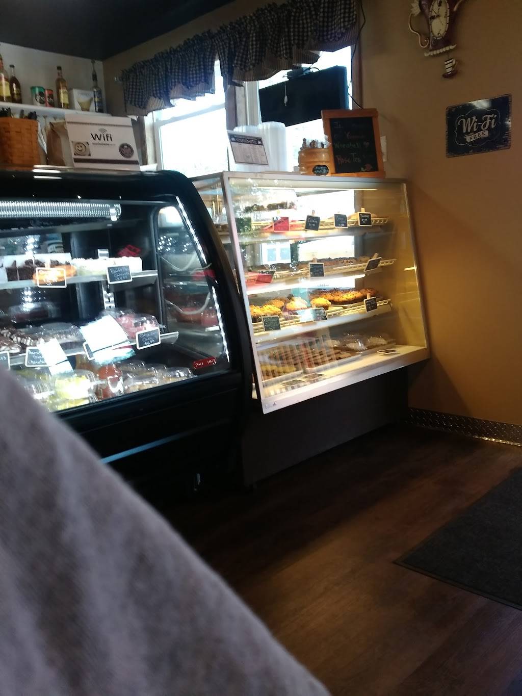 Crave Coffee & Cafe | cafe | 601 Dewitt Ave, Mattoon, IL 61938, USA | 2172951027 OR +1 217-295-1027