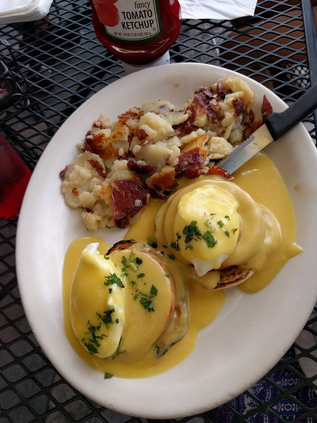 Christos Café | cafe | 1815 Edgewater Dr, Orlando, FL 32804, USA | 4074258136 OR +1 407-425-8136