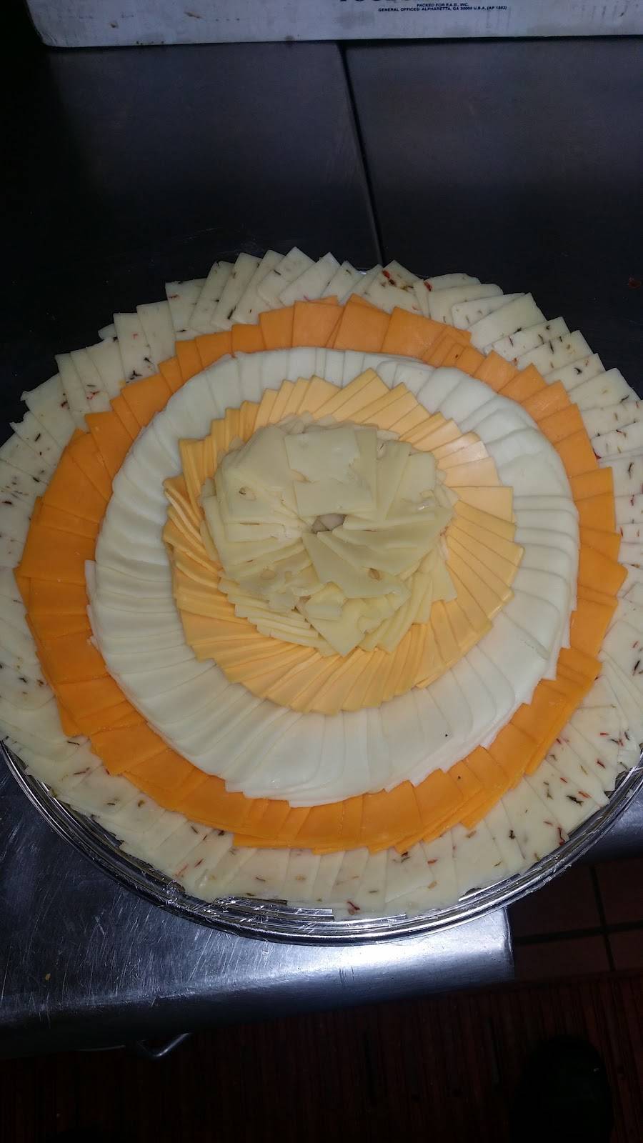 SPG Green Garden Country Club & Driving Range | restaurant | 9511 W Manhattan-Monee Rd, Frankfort, IL 60423, USA | 8154693350 OR +1 815-469-3350