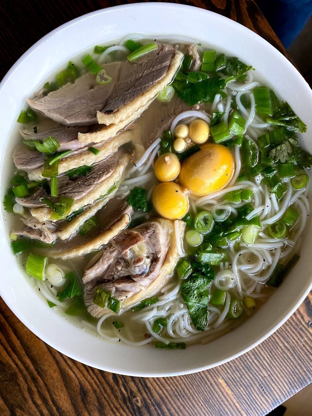 Bánh Mì and Bottles | meal takeaway | 712-14 South St, Philadelphia, PA 19147, USA | 2158001533 OR +1 215-800-1533