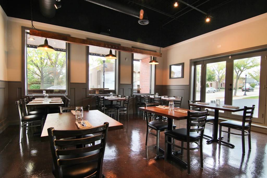 Neat Kitchen + Bar | restaurant | 246 N Cass Ave, Westmont, IL 60559, USA | 6305419657 OR +1 630-541-9657