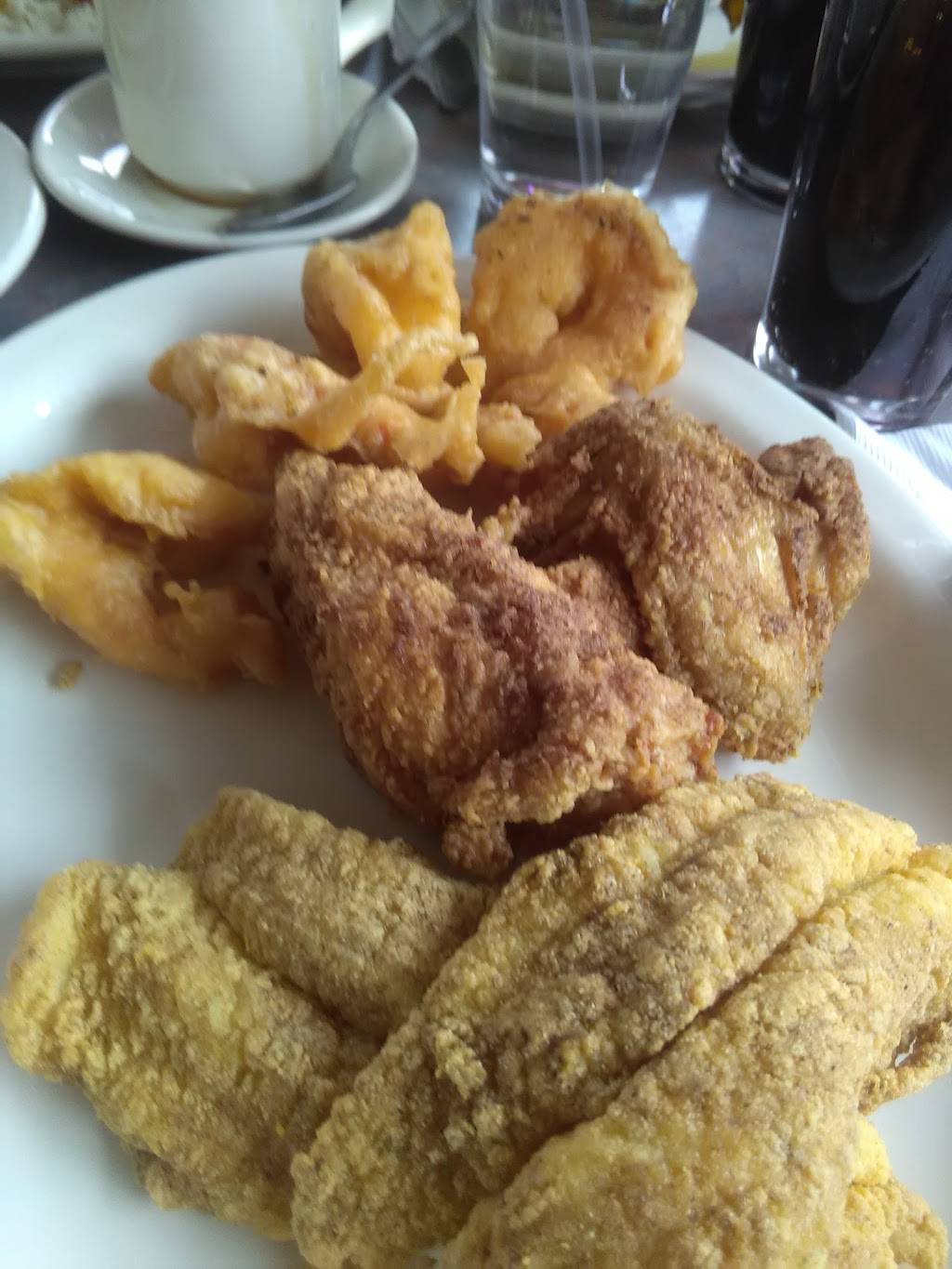 DeAngelos Soulfood, Deli & More | restaurant | 17425 Telegraph Rd, Detroit, MI 48219, USA | 3135357157 OR +1 313-535-7157