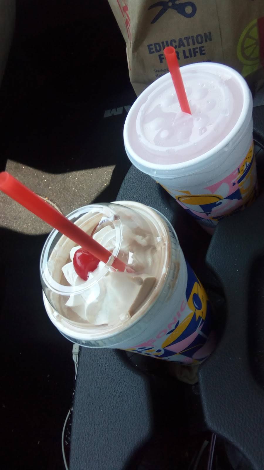 Sonic Drive-In | restaurant | 710 S Seguin Ave, New Braunfels, TX 78130, USA | 8306251162 OR +1 830-625-1162