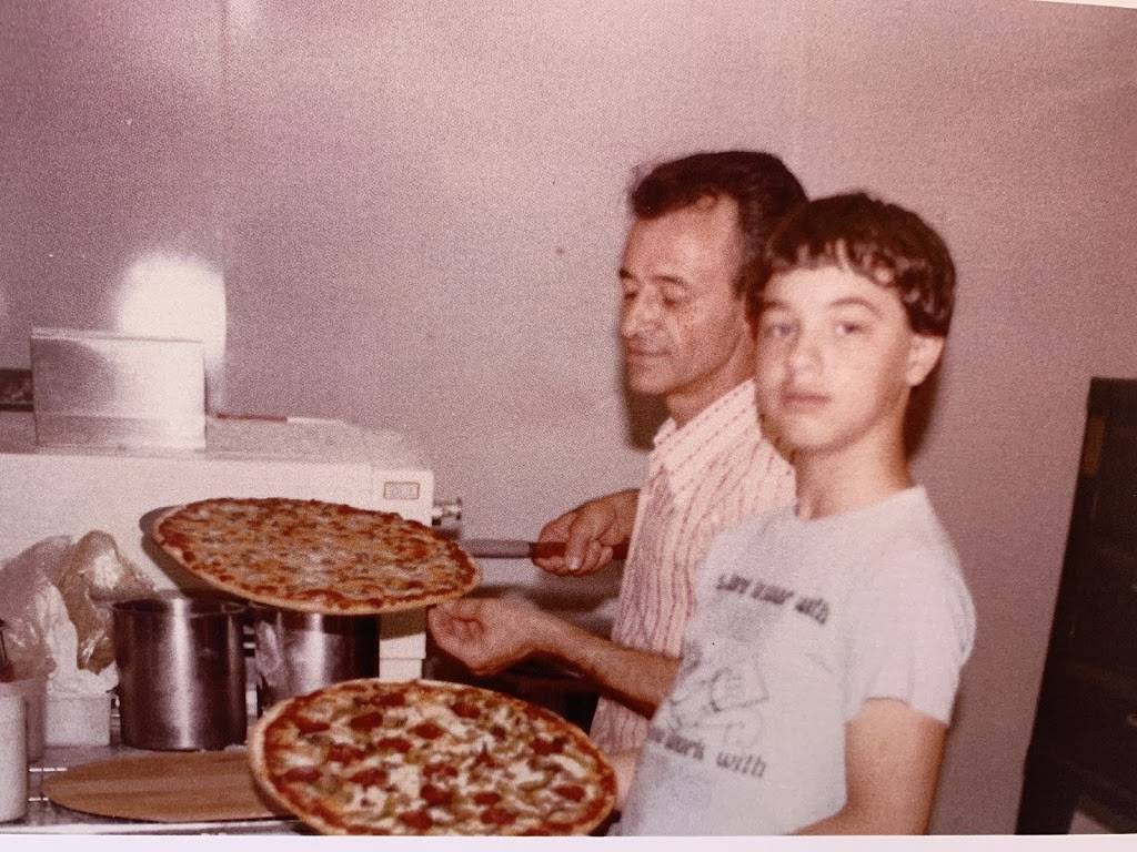 Gseppe’s Pizzeria | restaurant | 530 W Gallatin St, Vandalia, IL 62471, USA | 6182832521 OR +1 618-283-2521