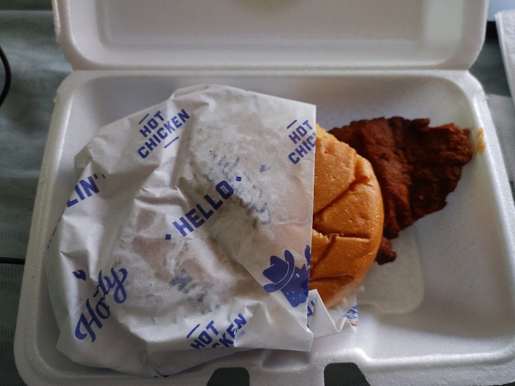 Howdy Hot Chicken | meal takeaway | 4808 Waterview Town Center Dr Suite 300, Richmond, TX 77407, USA | 2816755886 OR +1 281-675-5886