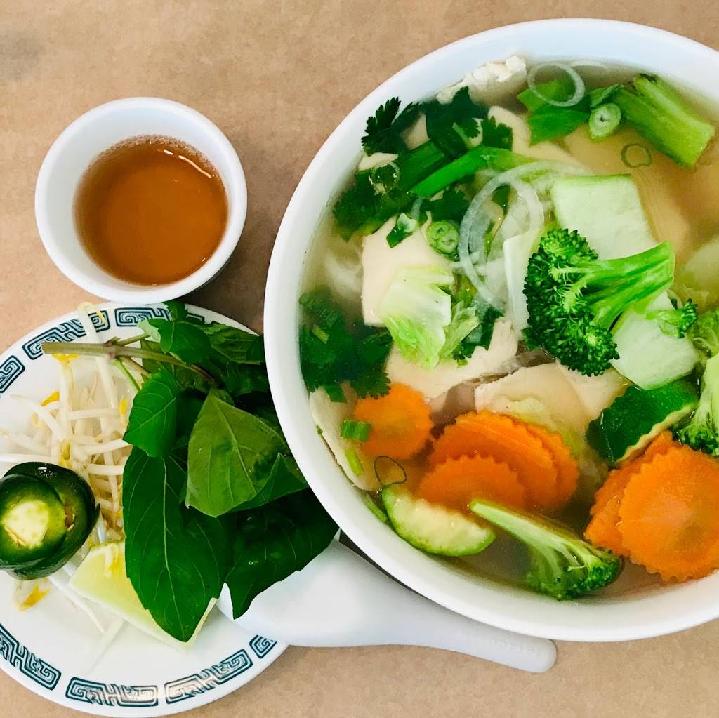 Viet Pho | restaurant | 9231 Lincoln Ave #400, Lone Tree, CO 80124, USA | 3036628830 OR +1 303-662-8830