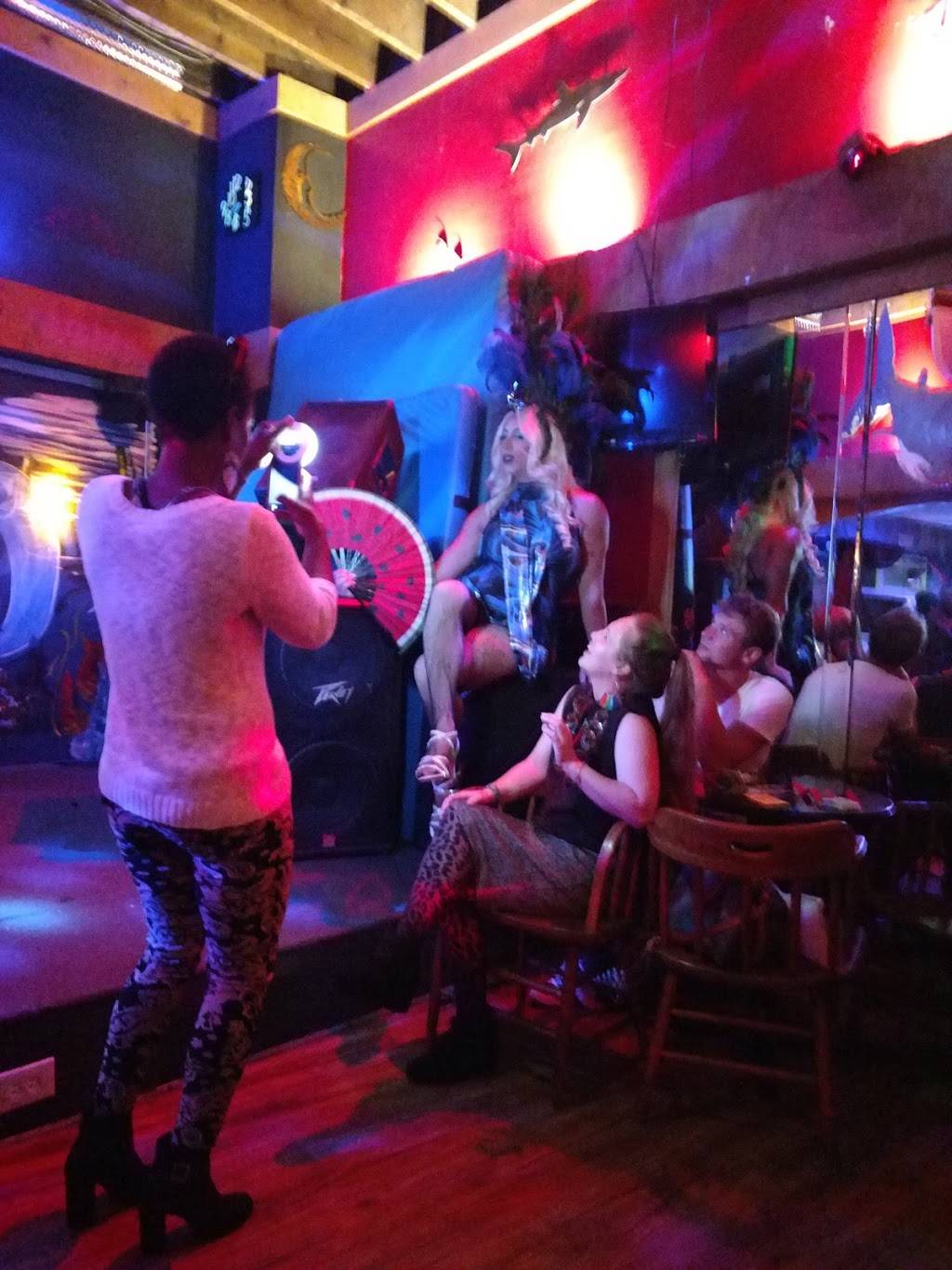 Off The Hook | restaurant | 880 SE Pioneer Way, Oak Harbor, WA 98277, USA | 3606795100 OR +1 360-679-5100