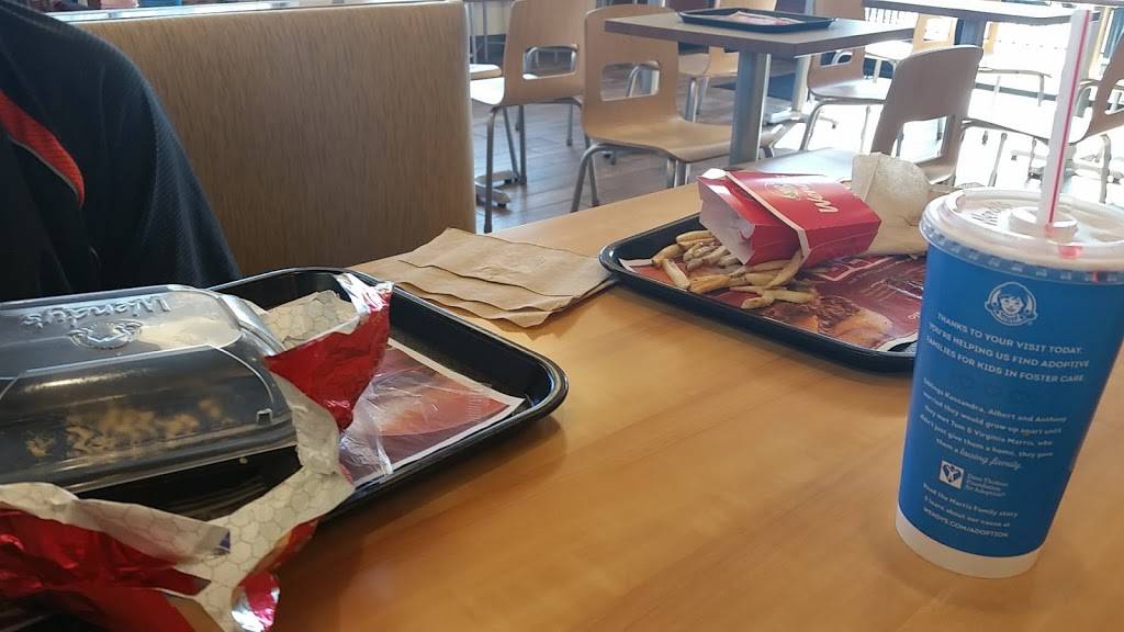 Wendys | restaurant | 528 Main St, Saco, ME 04072, USA | 2072829921 OR +1 207-282-9921