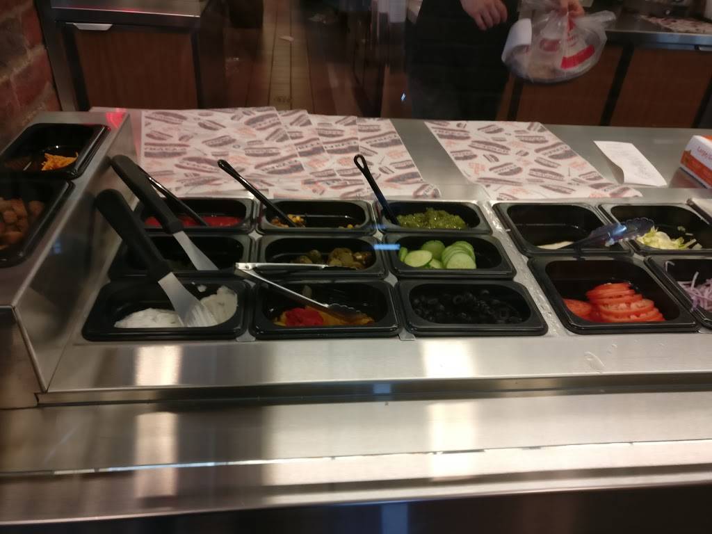 Harveys | restaurant | 793 Tower St S, Fergus, ON N1M 2R2, Canada | 5198433527 OR +1 519-843-3527