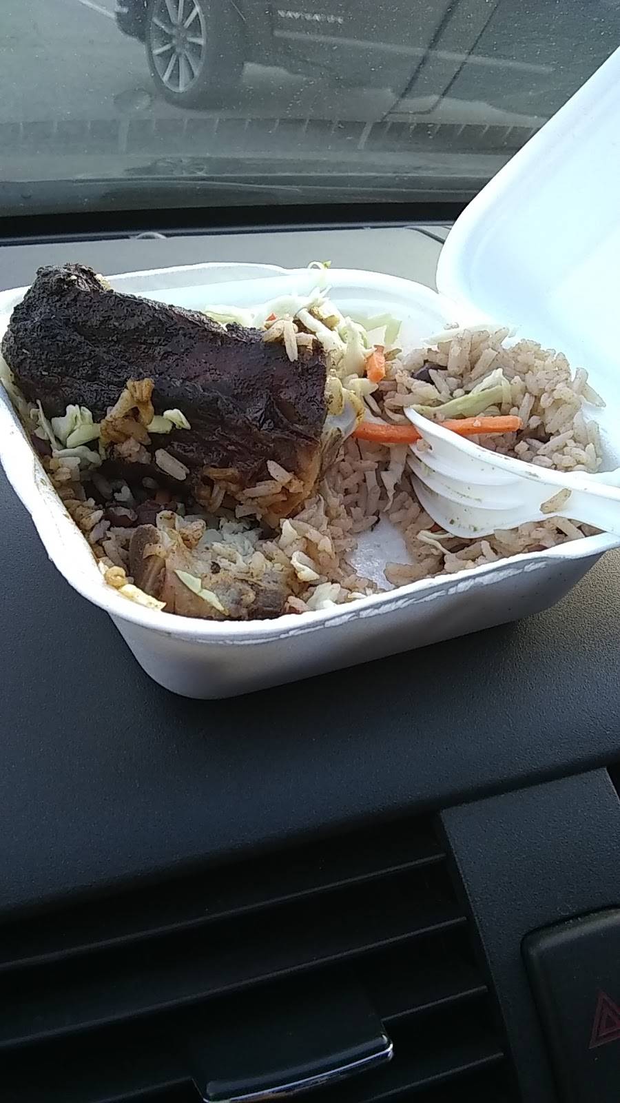 Spicy Island Jerk | restaurant | 135 Main St N, Brampton, ON L6X 1M9, Canada | 9054555010 OR +1 905-455-5010