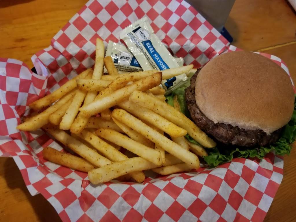 The Creek Grill & Sports Bar | restaurant | 2000 Phoenix Center Dr, Washington, MO 63090, USA | 6363909393 OR +1 636-390-9393