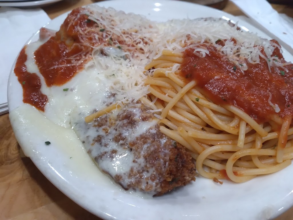 Johnny Carinos | restaurant | 3213 S MacArthur Dr, Alexandria, LA 71301, USA | 3187675942 OR +1 318-767-5942