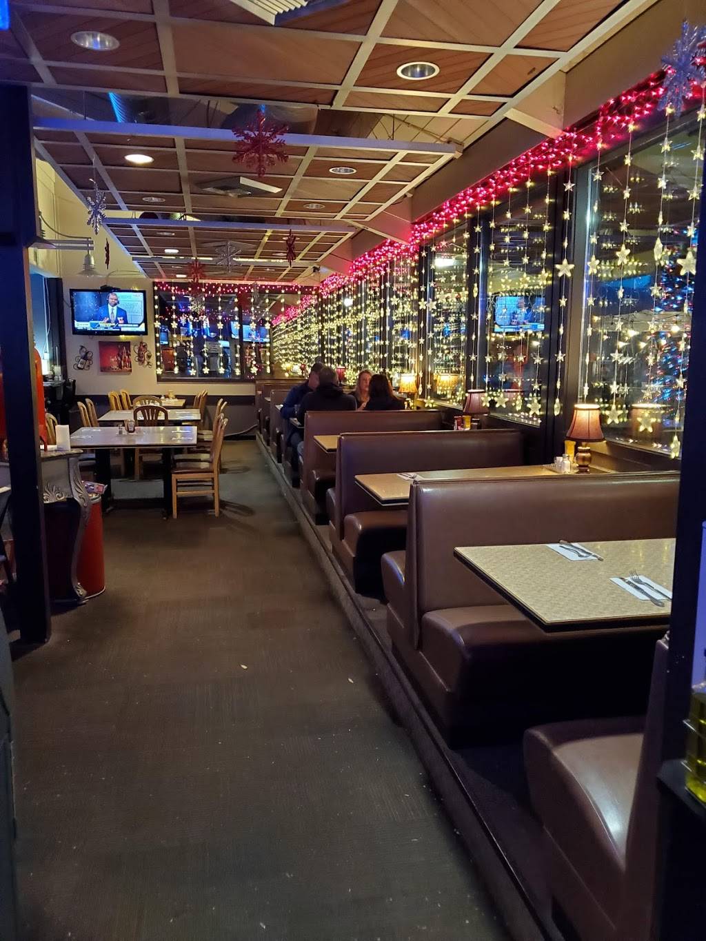 Bleachers Grill At Cedar Crest | restaurant | 6810 84th St NE, Marysville, WA 98270, USA | 3606593388 OR +1 360-659-3388