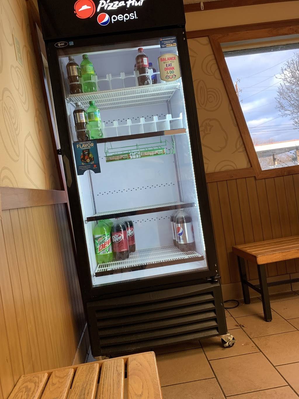 Pizza Hut | restaurant | 7620 S Meridian St, Indianapolis, IN 46217, USA | 3178897676 OR +1 317-889-7676