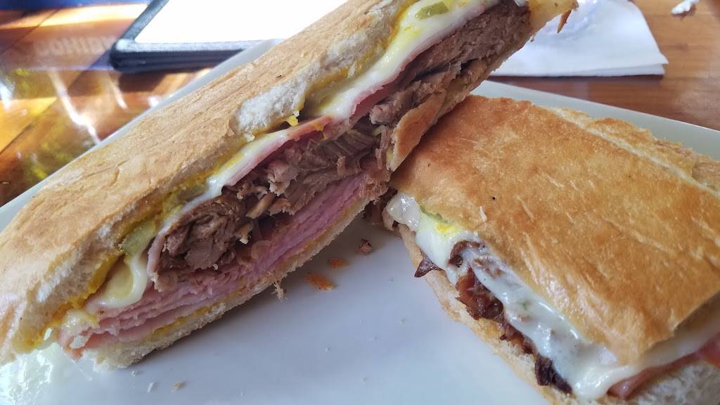 Hemingways Tavern | restaurant | 1800 W Hibiscus Blvd #115, Melbourne, FL 32901, USA | 3218029648 OR +1 321-802-9648