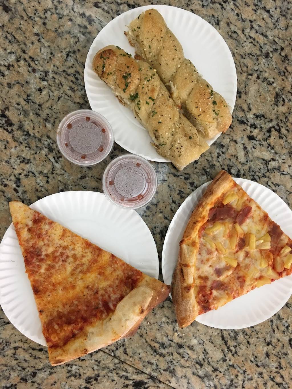 Schiano Pizza | restaurant | Plaza Del Sol, 3831 W Vine St, Kissimmee, FL 34741, USA | 4079335383 OR +1 407-933-5383